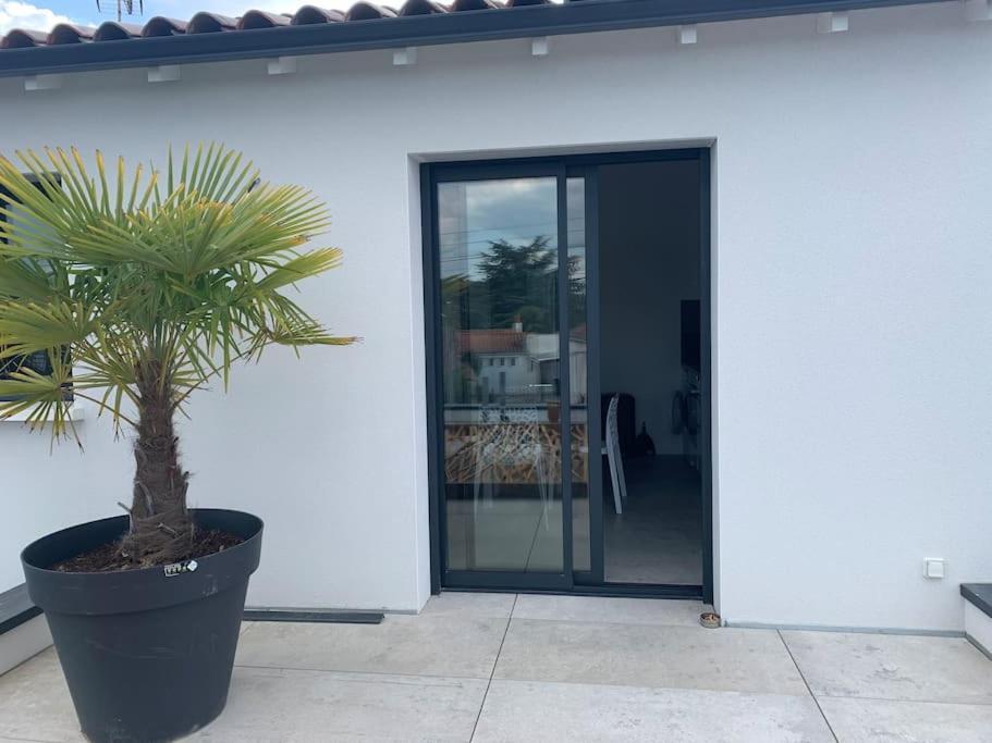 Maison Terrasse Proche Centre Ville Et Ile De Re La Rochelle  Extérieur photo